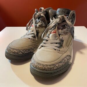 Jordan Men’s Spizike Wolf Grey Basketball Sneaker Shoes